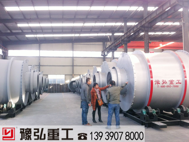 云南客戶考察三回程烘干機現(xiàn)場圖